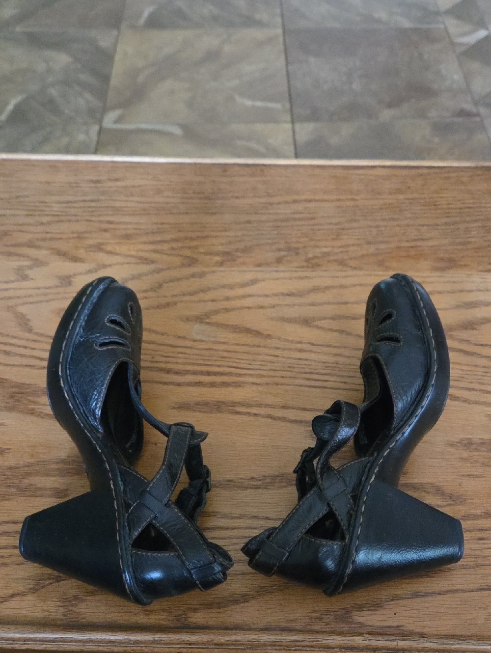 Born Charisma Mary Jane T Strap Sandals Leather Block Heels Black Womens 8 - Picture 7 of 10